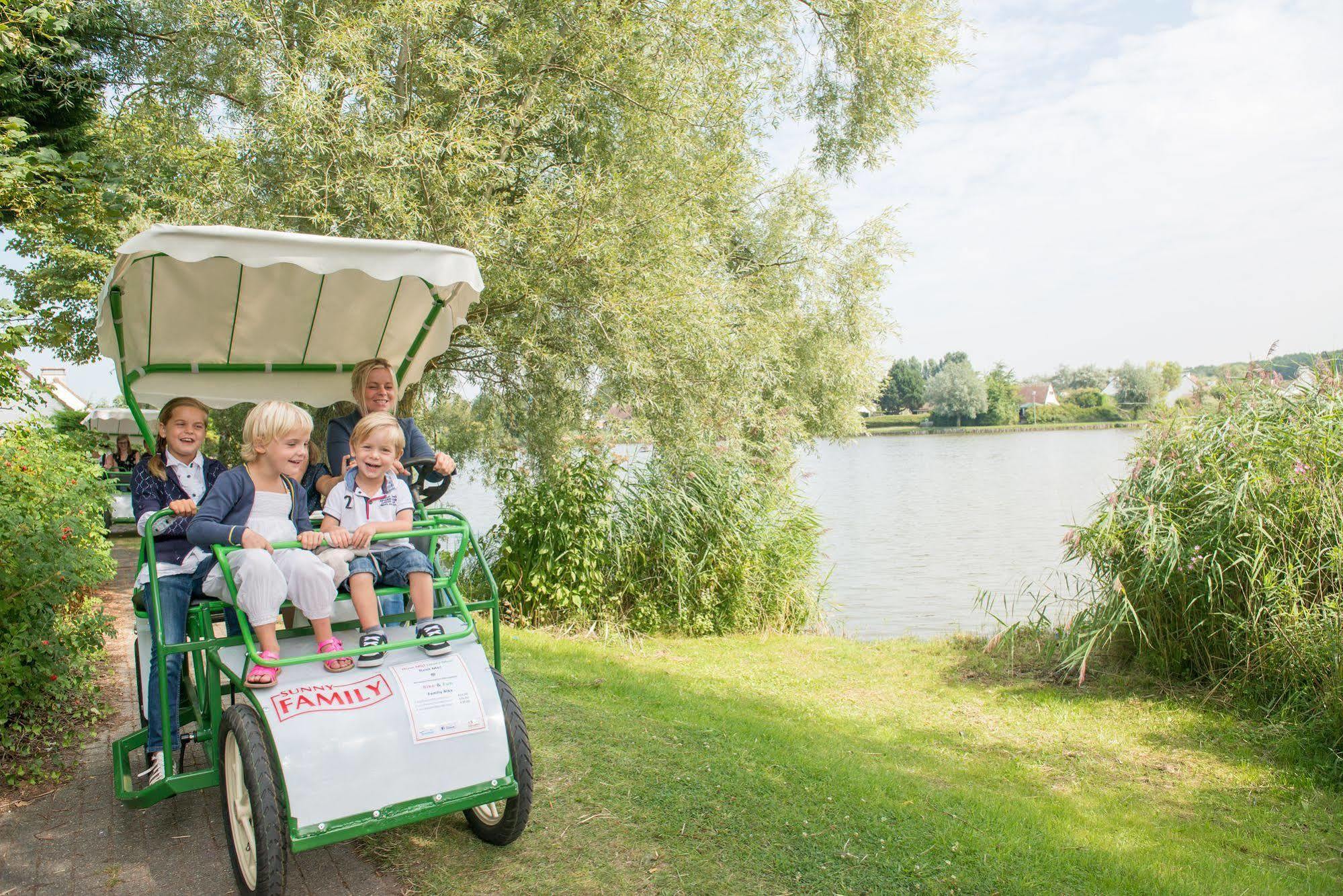 Sunparks Oostduinkerke - Plopsaland Hotel Екстериор снимка